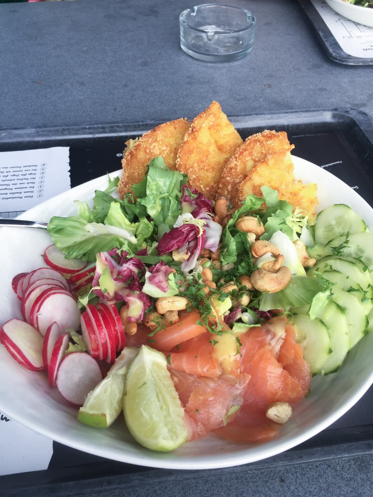 mixed salad with salmon