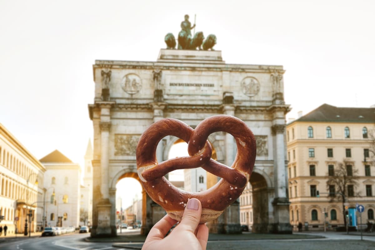 Munich Siegestor arch