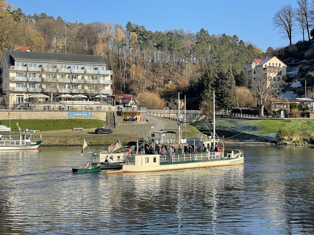 ferry to Rathen